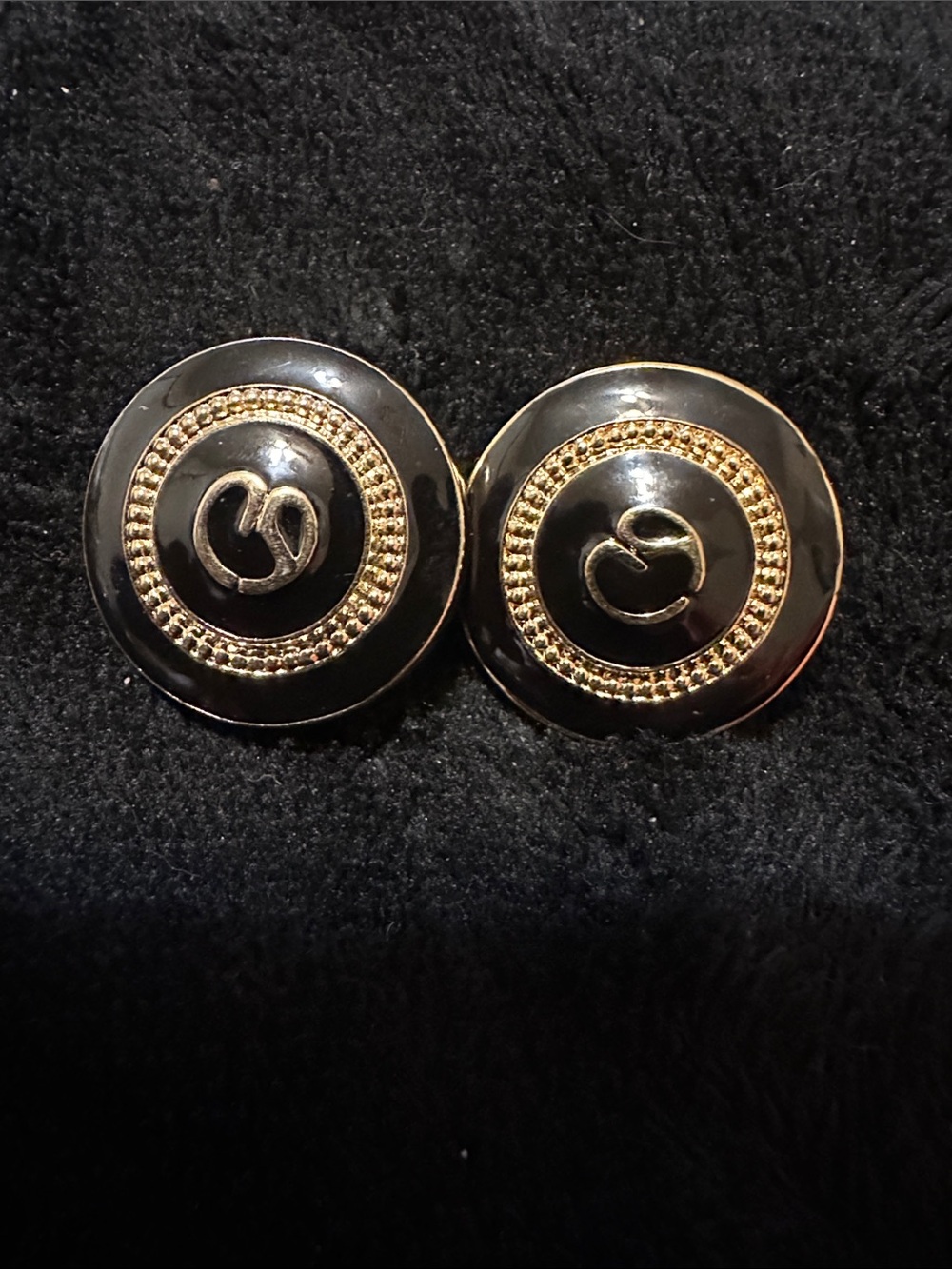 ST. JOHN Black & Gold Round Clip-On Earrings Women's Vintage Excellent Condition